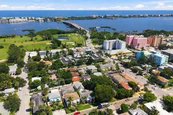 113 N Lakeside Drive #6, Lake Worth Beach, FL 33460