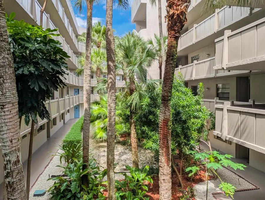900 Colony Point Circle #205, Pembroke Pines, FL 33026 - #3