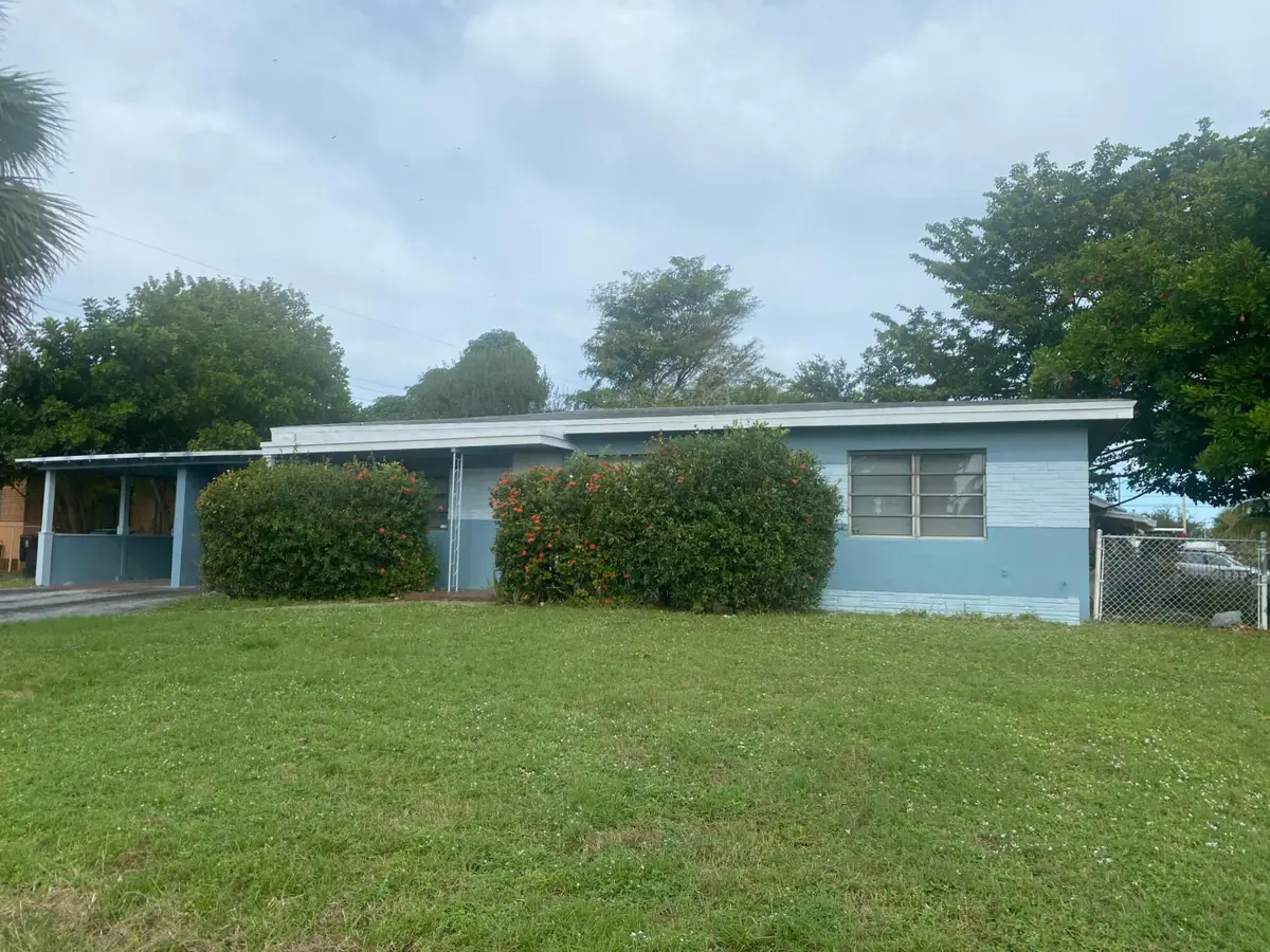 3015 SW 2nd Street, Fort Lauderdale, FL 33312 - #1