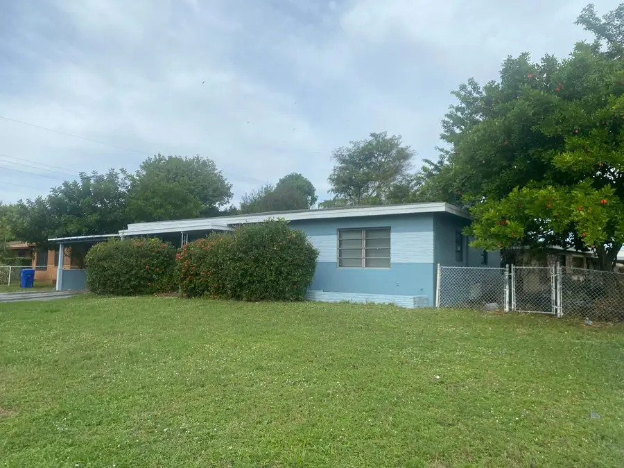 3015 SW 2nd Street, Fort Lauderdale, FL 33312 - #2