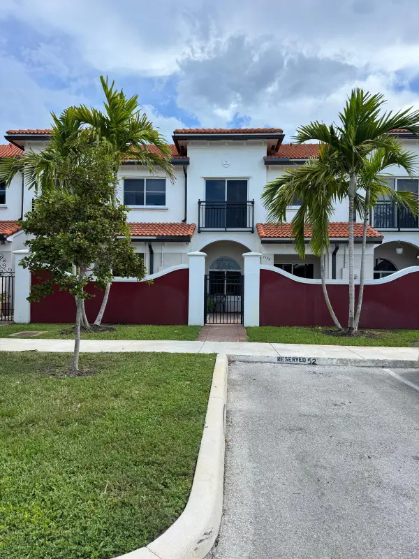 3536 NW 29th Place #3536, Lauderdale Lakes, FL 33311