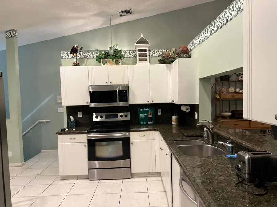 9632 Sills Drive E #204, Boynton Beach, FL 33437 - #3