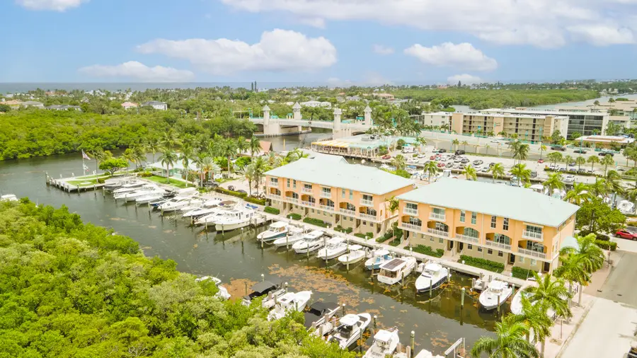 643 Casa Loma Boulevard, Boynton Beach, FL 33435 - #2