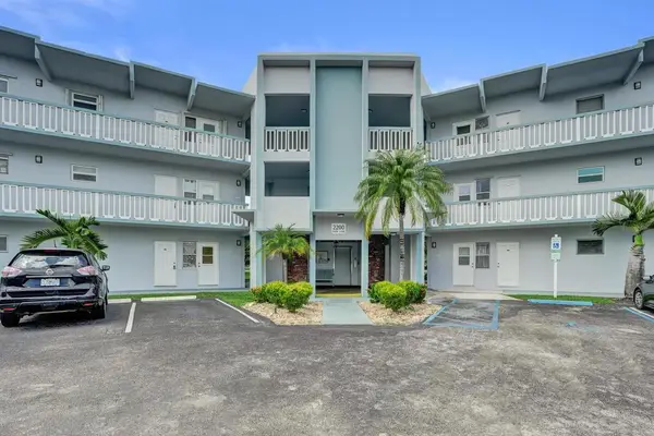 2200 Park Lane #Unit 111, Hollywood, FL 33021