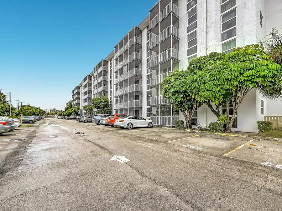 16851 NE 23rd Avenue #A608, North Miami Beach, FL 33160 - #3
