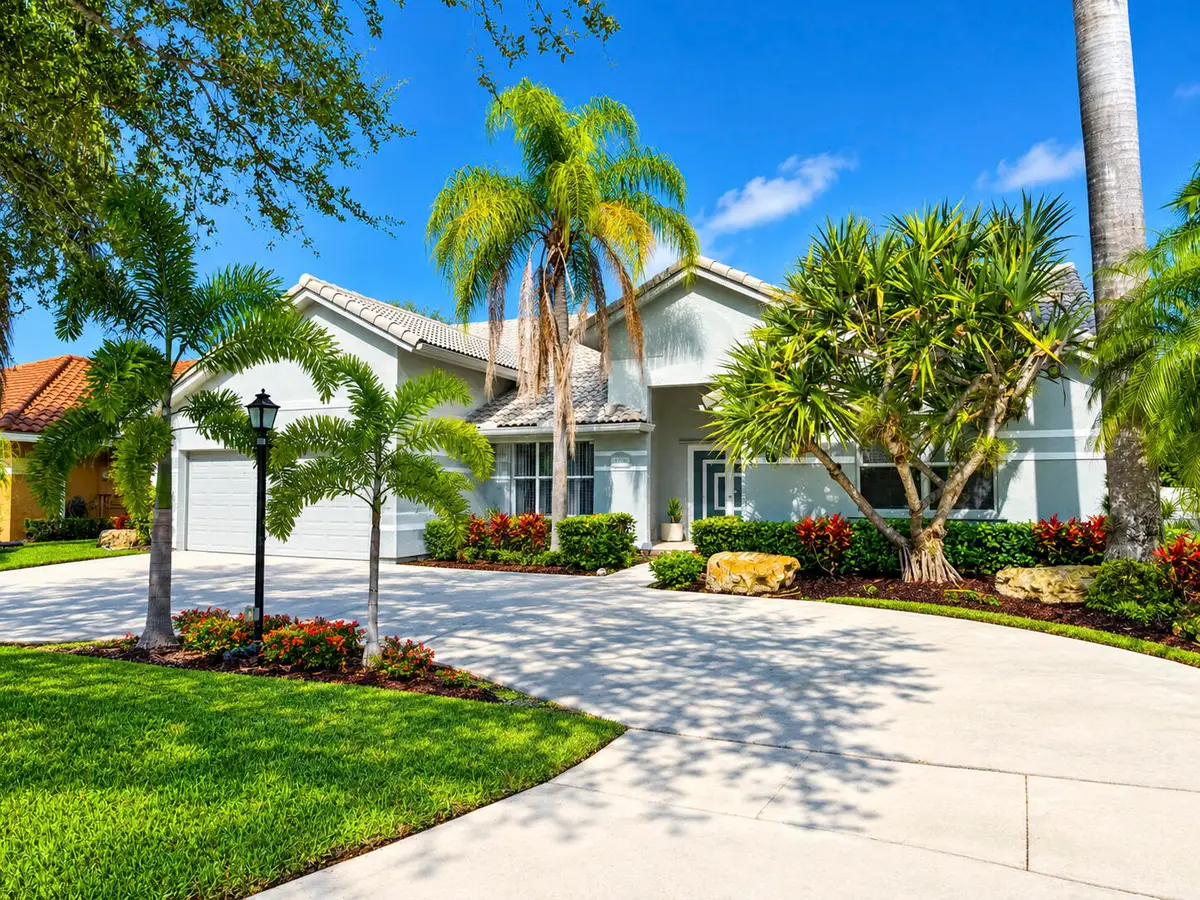 492 NW 162nd Avenue Nw, Pembroke Pines, FL 33028 - #1