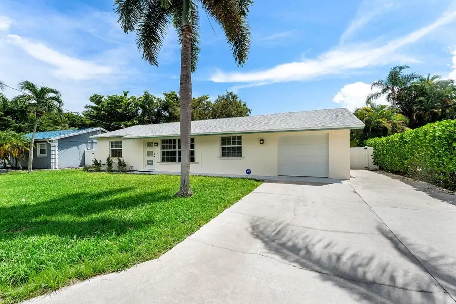 2350 Niki Jo Lane, Palm Beach Gardens, FL 33410 - #2