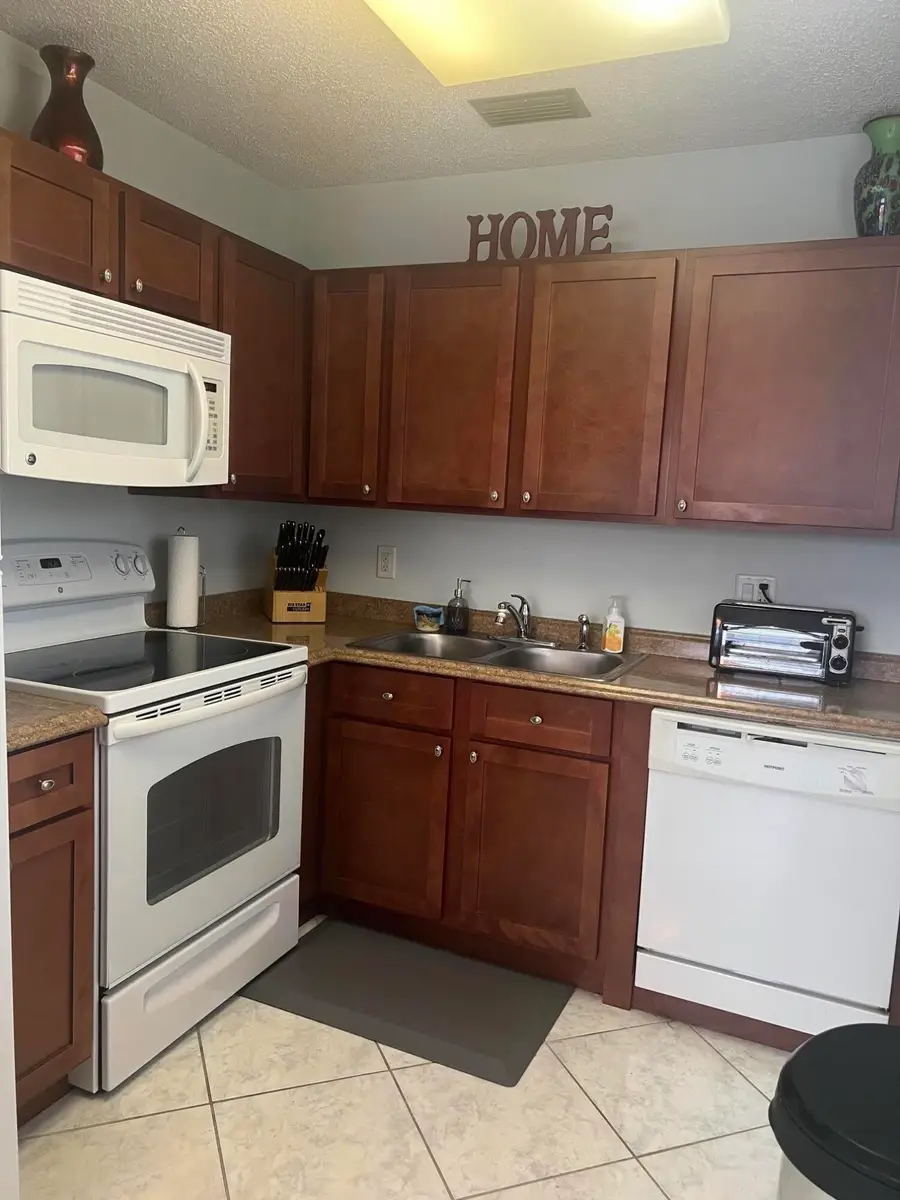 26 Lake Vista Trail #105, Port Saint Lucie, FL 34952 - #2
