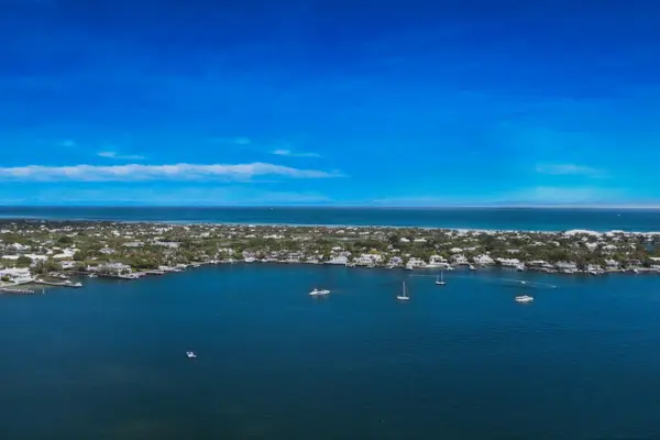 3 Water Club Way #1201, North Palm Beach, FL 33408