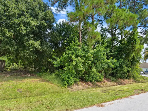 1483 SW Malaga Avenue, Port St Lucie, FL 34953