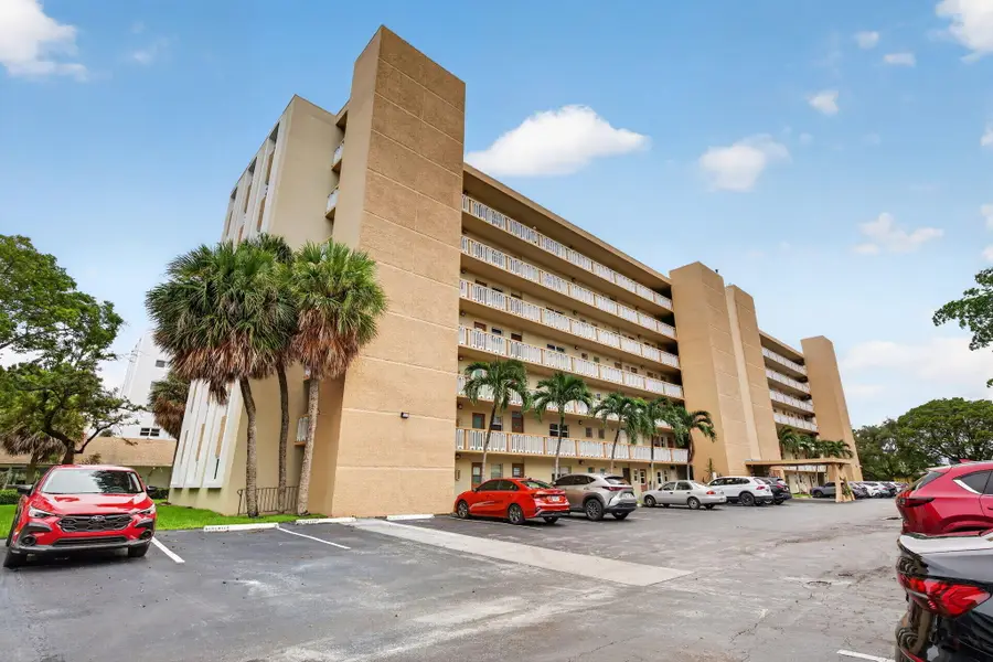 620 NE 12th Avenue #202, Hallandale Beach, FL 33009 - #2