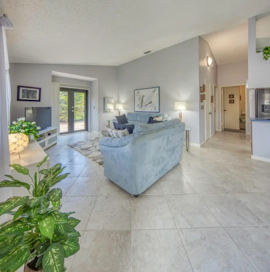 815 Andrew Redding Road #201, Lantana, FL 33462 - #3
