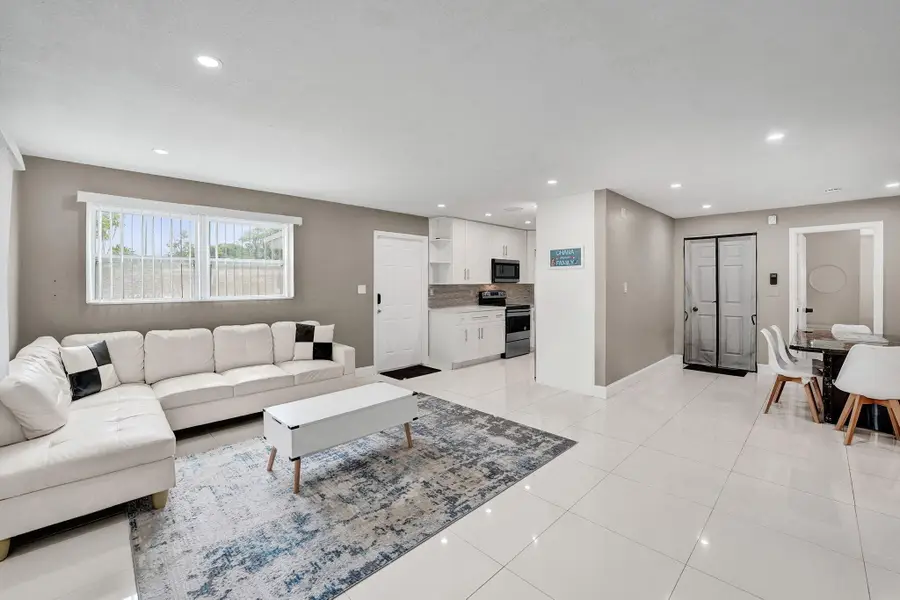 921 NW 14th Street, Fort Lauderdale, FL 33311 - #2