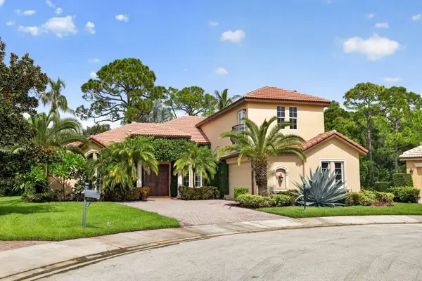 805 SW Classico Court, Port St Lucie, FL 34986
