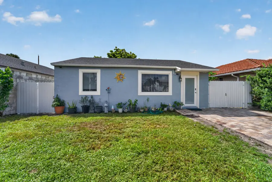 946 Mcintosh Street, West Palm Beach, FL 33405 - #3
