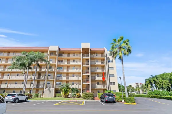 3590 Via Poinciana #216, Lake Worth, FL 33467