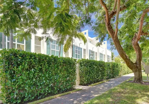 1703 NE 5th Court #1703, Fort Lauderdale, FL 33301