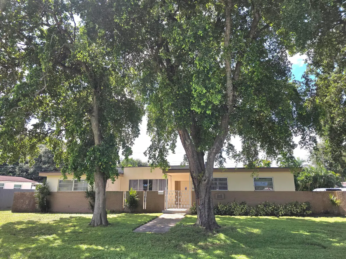 6840 SW 16th Street, Pembroke Pines, FL 33023 - #1
