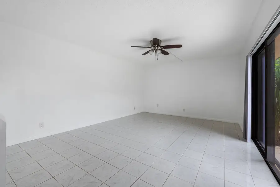124 Lake Arbor Drive, Palm Springs, FL 33461 - #3