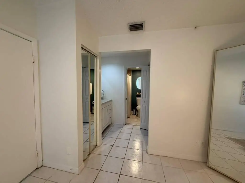 1437 Royal Forest Court, West Palm Beach, FL 33406 - #1