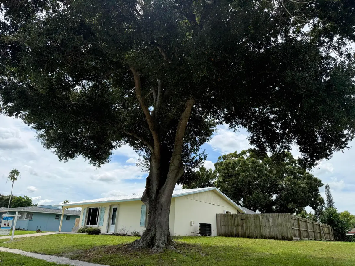 142 NE Bracken Road, Port Saint Lucie, FL 34983 - #1