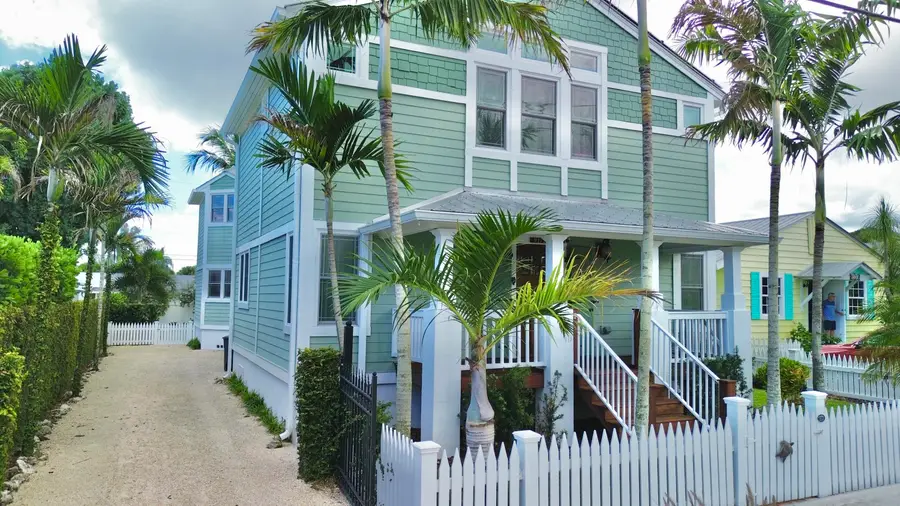 9172 SE Apollo Street, Hobe Sound, FL 33455 - #3