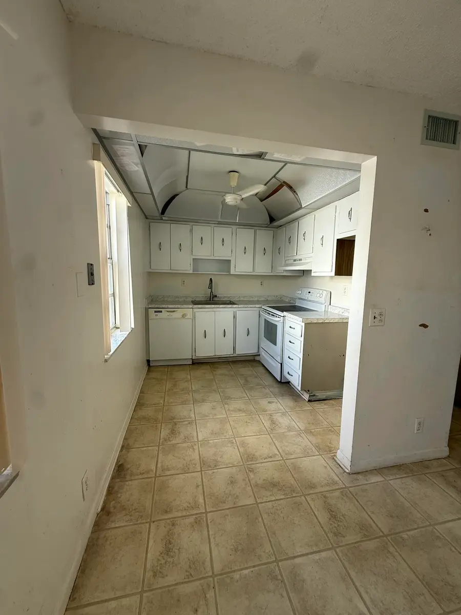 573 Flanders L, Delray Beach, FL 33484 - #2