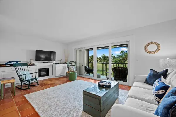 18350 SE Wood Haven Lane, Jupiter, FL 33469