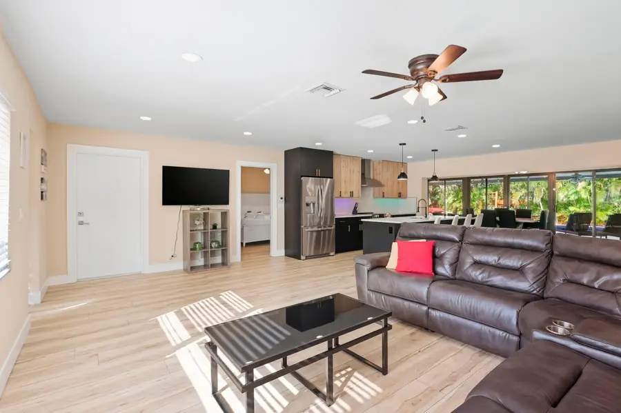 6880 Kingston Drive, Lake Worth, FL 33462 - #3