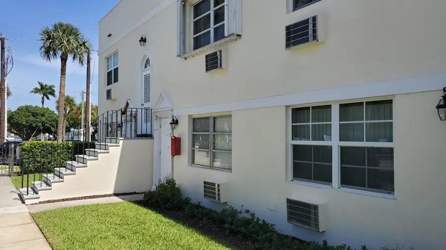 31 S Golfview Road, Lake Worth Beach, FL 33460 - #3