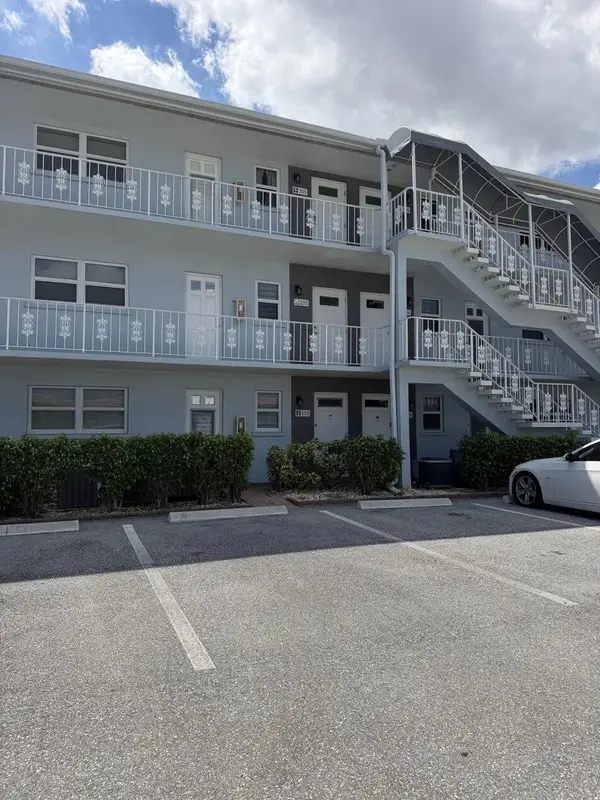 120 Lehane Terrace #105, North Palm Beach, FL 33408