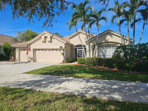 909 SW Lake Charles Circle, Port St Lucie, FL 34986