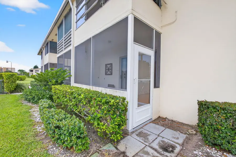 221 Coventry J, West Palm Beach, FL 33417 - #2