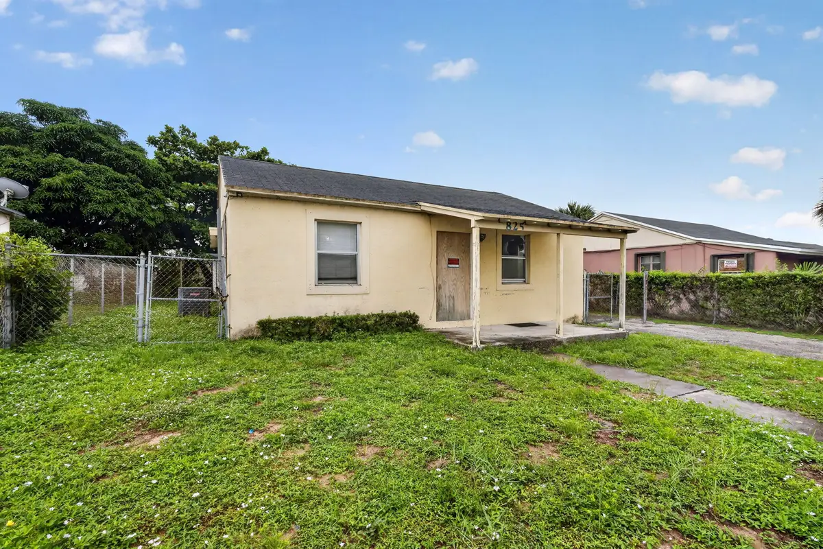 825 W 5th Street, Riviera Beach, FL 33404 - #1
