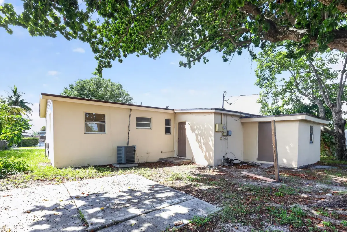 2740 NW 2nd Street, Boynton Beach, FL 33435 - #1
