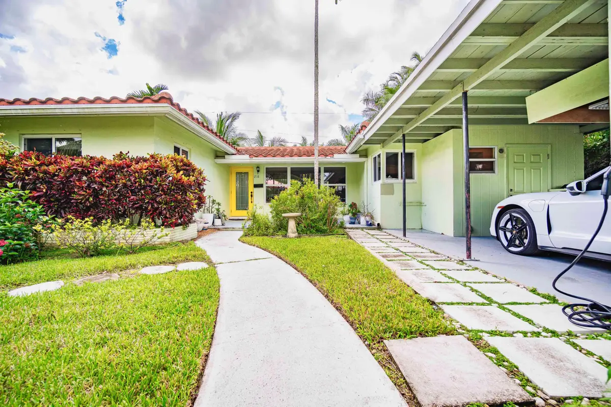 218 NE 2nd Place, Dania Beach, FL 33004 - #1