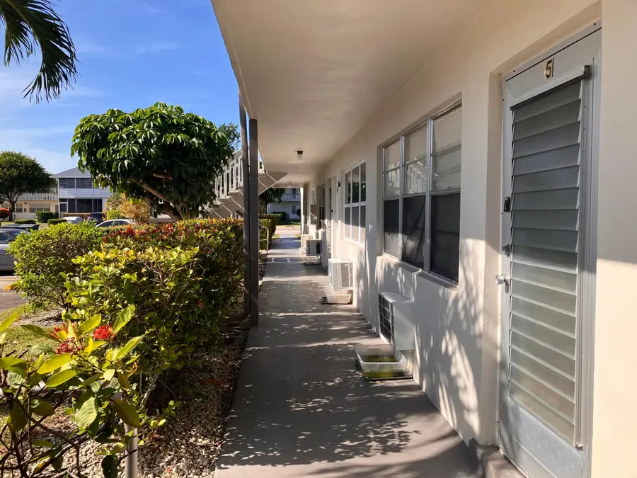 6 Kingswood A, West Palm Beach, FL 33417 - #3