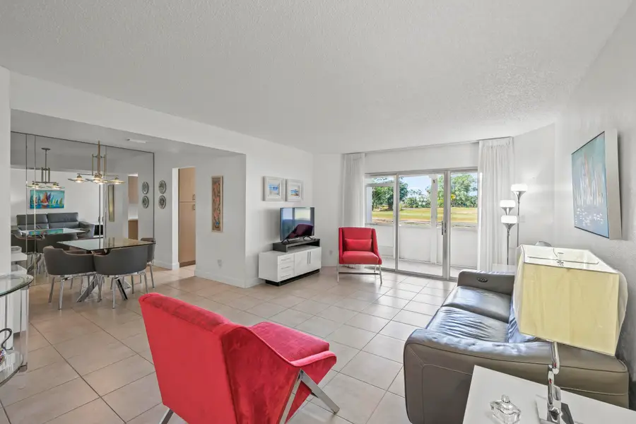 3871 Via Poinciana #104, Lake Worth, FL 33467 - #3