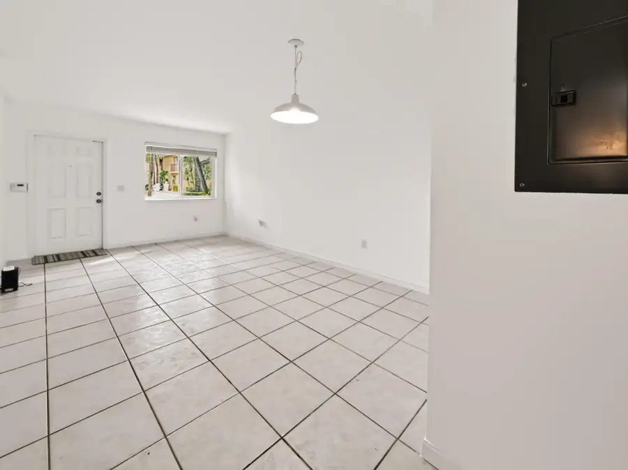 680 NW 79th Terrace, Pembroke Pines, FL 33024 - #3