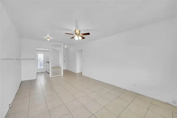 1050 E Sample Road #309, Pompano Beach, FL 33064