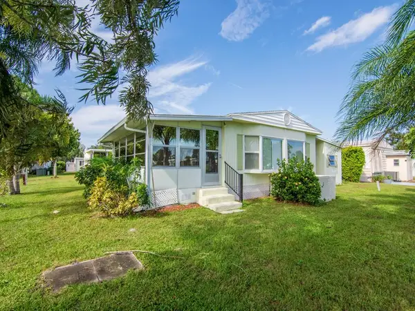 7 La Paloma Lane, Port St Lucie, FL 34952