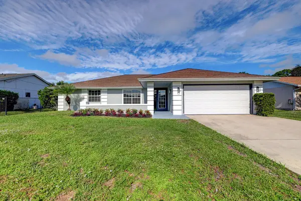 325 SE Wallace Terrace, Port St Lucie, FL 34983