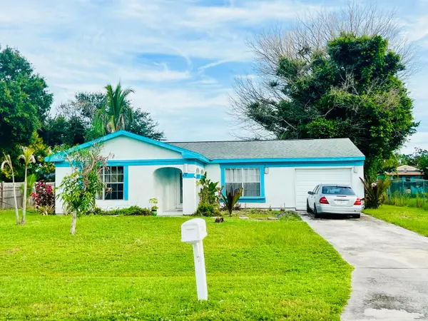1475 SE Grapeland Avenue, Port St Lucie, FL 34952