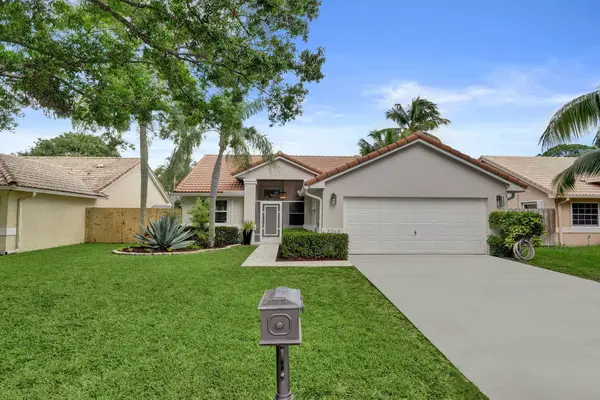 3763 S Lancewood Place, Delray Beach, FL 33445