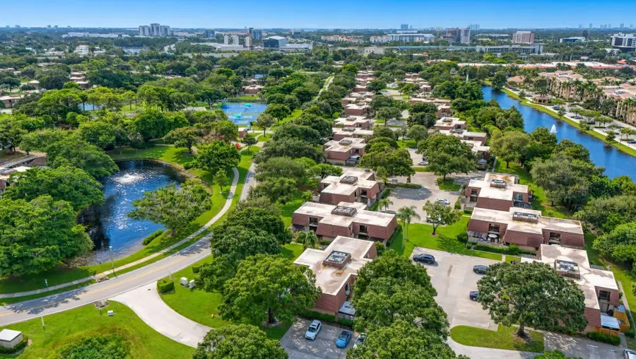 2003 20th Lane, Palm Beach Gardens, FL 33418 - #2