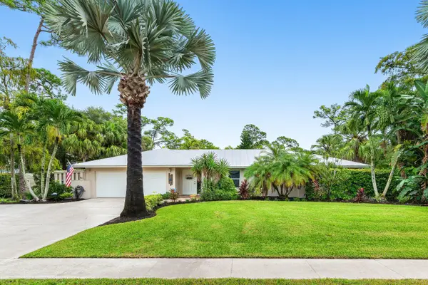 100 St Davids Way, Wellington, FL 33414