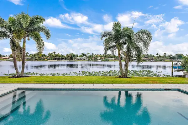 7128 W Lake Drive, Lake Clarke Shores, FL 33406