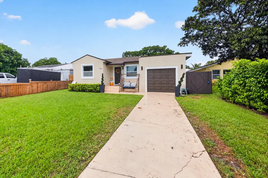 1019 S C Street, Lake Worth Beach, FL 33460 - #2