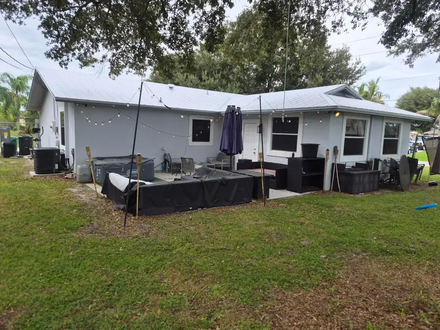 2101 SW Idaho Lane, Port Saint Lucie, FL 34953 - #2