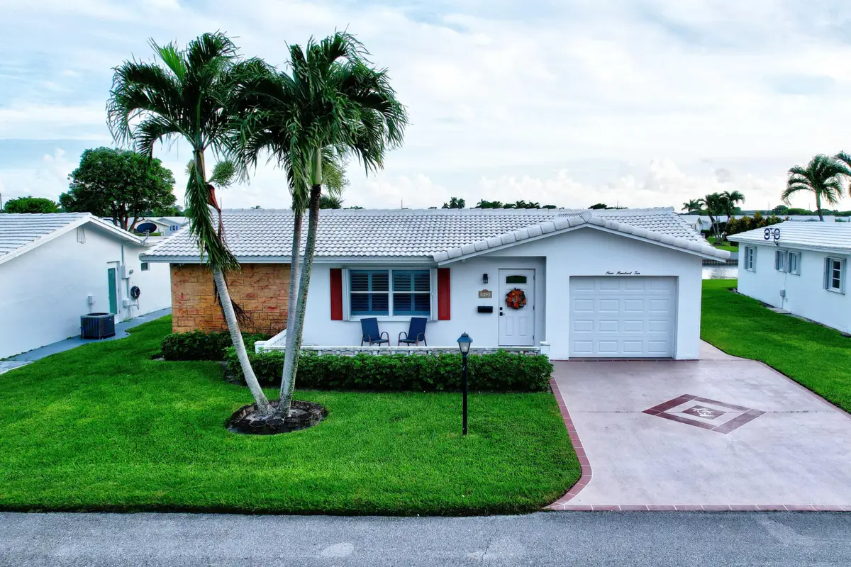 910 SW 7th Avenue, Boynton Beach, FL 33426 - #1